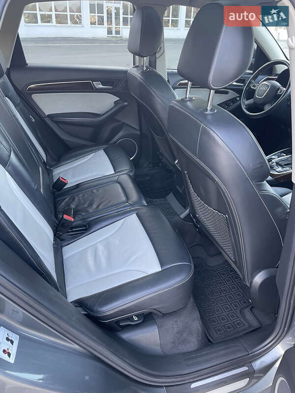 Позашляховик / Кросовер Audi Q5 2011 в Києві
