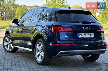 Внедорожник / Кроссовер Audi Q5 2017 в 