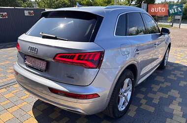 Внедорожник / Кроссовер Audi Q5 2018 в 