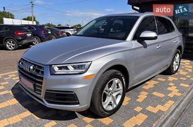 Внедорожник / Кроссовер Audi Q5 2018 в 