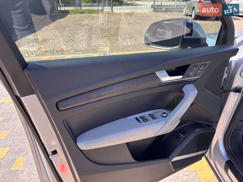 Позашляховик / Кросовер Audi Q5 2018 в Львові