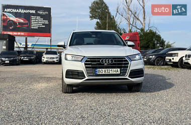 Внедорожник / Кроссовер Audi Q5 2018 в 