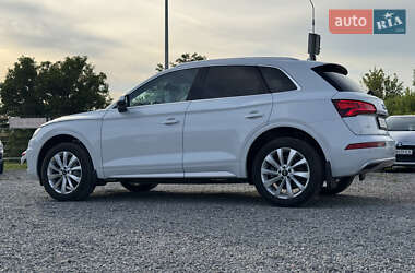 Внедорожник / Кроссовер Audi Q5 2018 в 