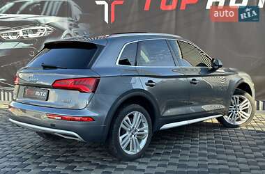 Внедорожник / Кроссовер Audi Q5 2018 в 