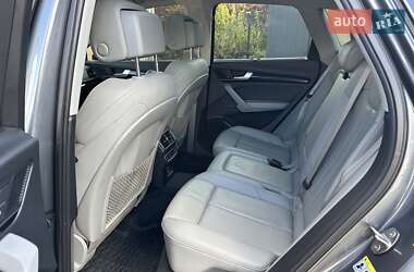 Внедорожник / Кроссовер Audi Q5 2018 в 