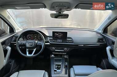 Внедорожник / Кроссовер Audi Q5 2018 в 