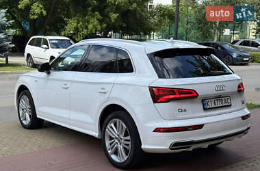 Внедорожник / Кроссовер Audi Q5 2017 в 