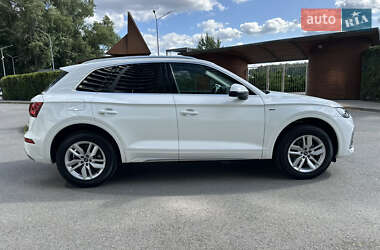 Внедорожник / Кроссовер Audi Q5 2021 в 