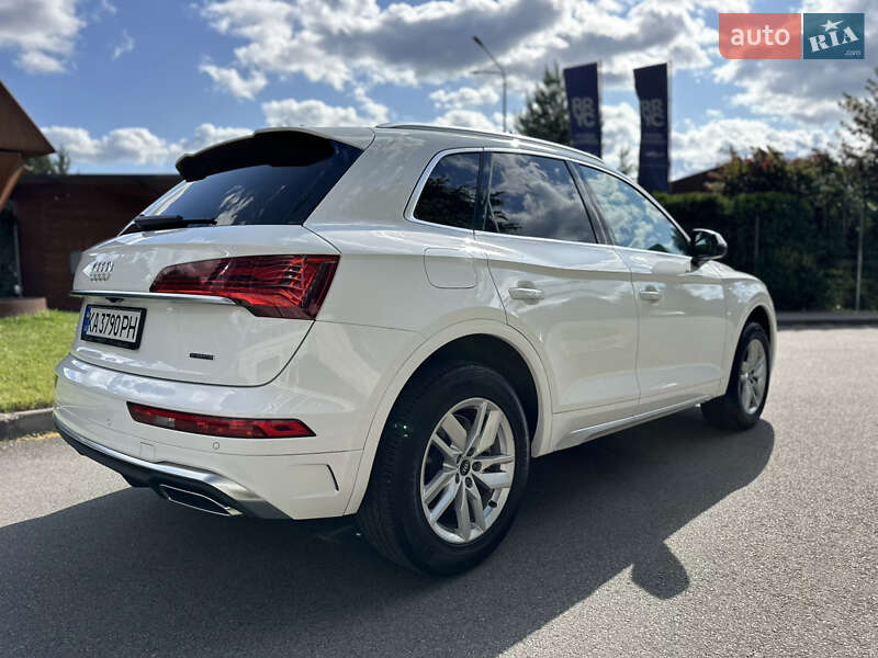 Внедорожник / Кроссовер Audi Q5 2021 в Киеве