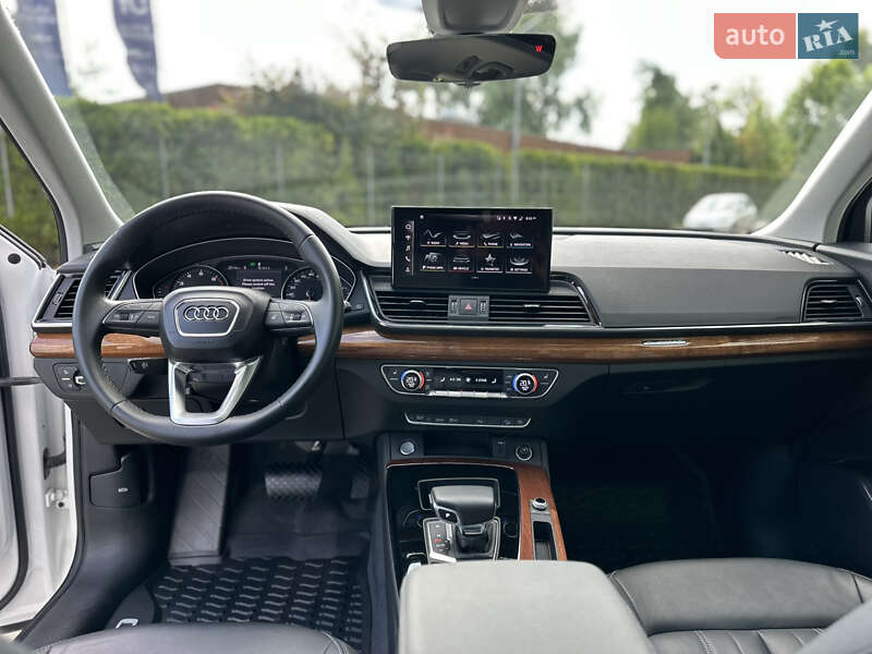 Внедорожник / Кроссовер Audi Q5 2021 в Киеве