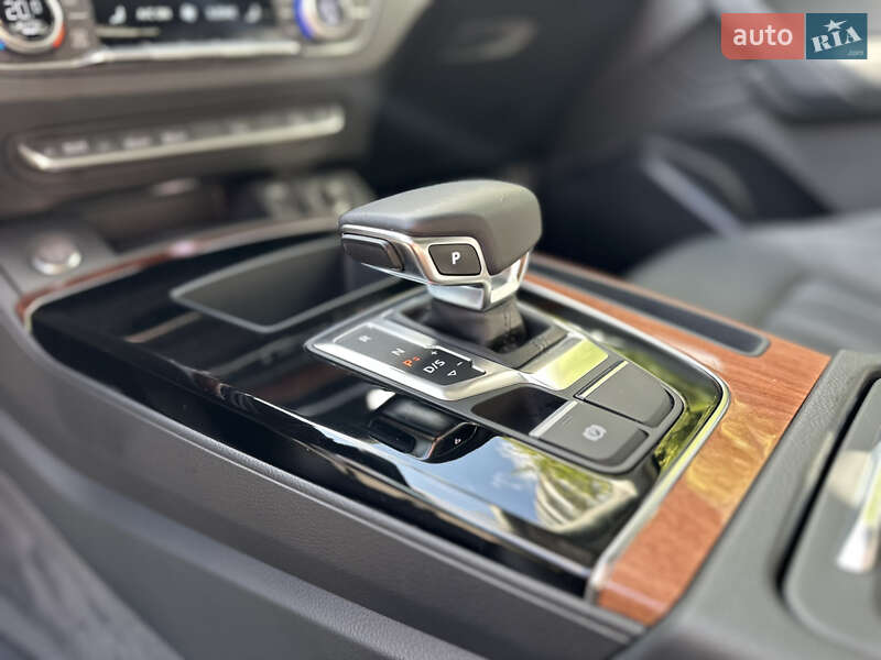 Внедорожник / Кроссовер Audi Q5 2021 в Киеве