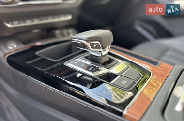 Внедорожник / Кроссовер Audi Q5 2021 в 