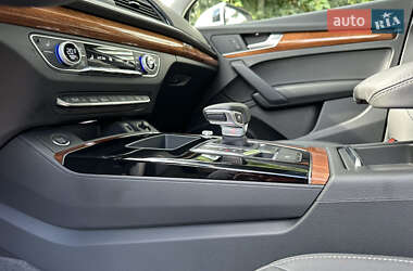 Внедорожник / Кроссовер Audi Q5 2021 в 