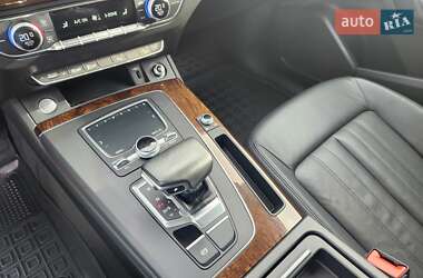 Внедорожник / Кроссовер Audi Q5 2017 в 