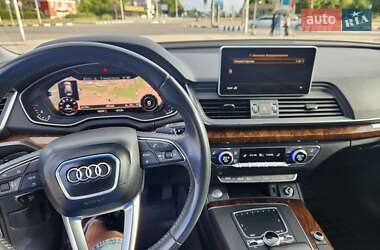 Внедорожник / Кроссовер Audi Q5 2017 в 