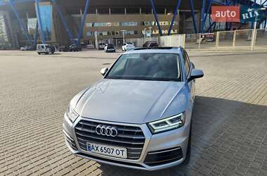 Внедорожник / Кроссовер Audi Q5 2017 в 