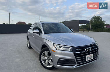 Внедорожник / Кроссовер Audi Q5 2018 в 