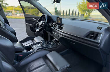 Внедорожник / Кроссовер Audi Q5 2017 в 
