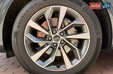 Внедорожник / Кроссовер Audi Q5 2022 в 