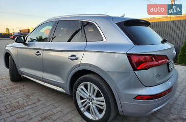 Внедорожник / Кроссовер Audi Q5 2018 в 