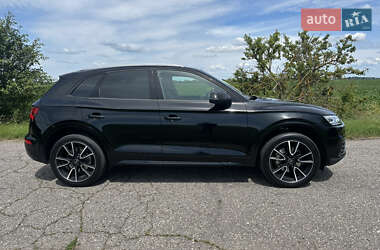 Внедорожник / Кроссовер Audi Q5 2017 в 