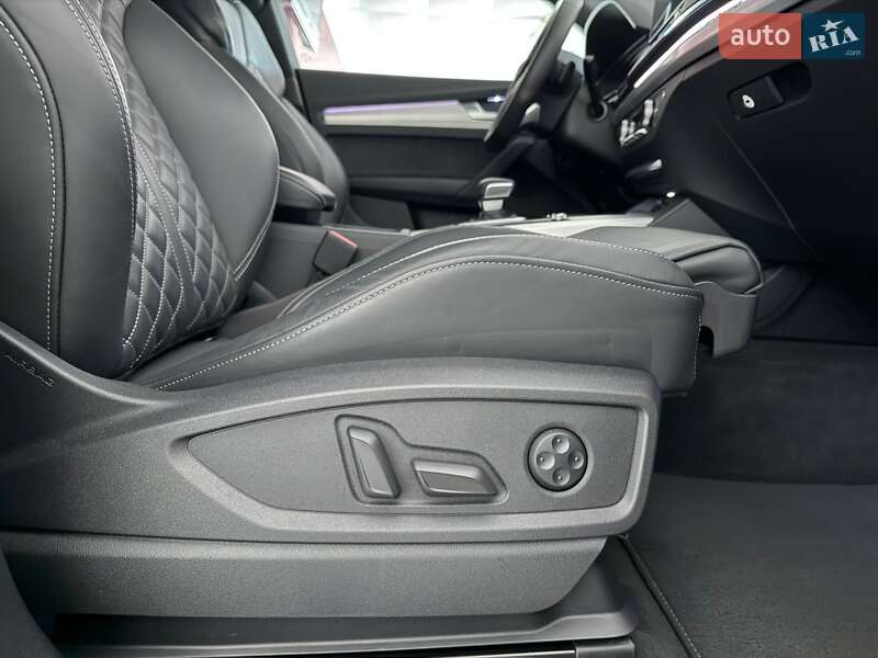 Внедорожник / Кроссовер Audi Q5 2022 в Черкассах