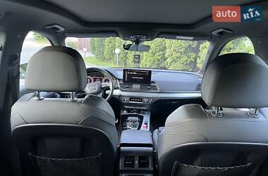 Внедорожник / Кроссовер Audi Q5 2021 в 