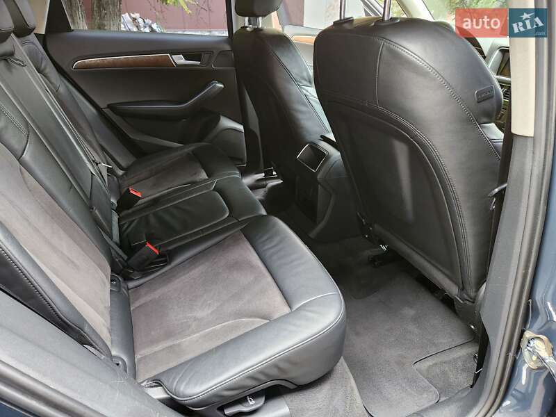 Позашляховик / Кросовер Audi Q5 2010 в Дніпрі