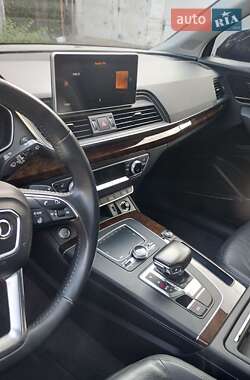 Внедорожник / Кроссовер Audi Q5 2018 в 