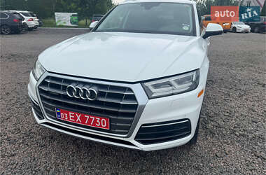 Внедорожник / Кроссовер Audi Q5 2018 в 