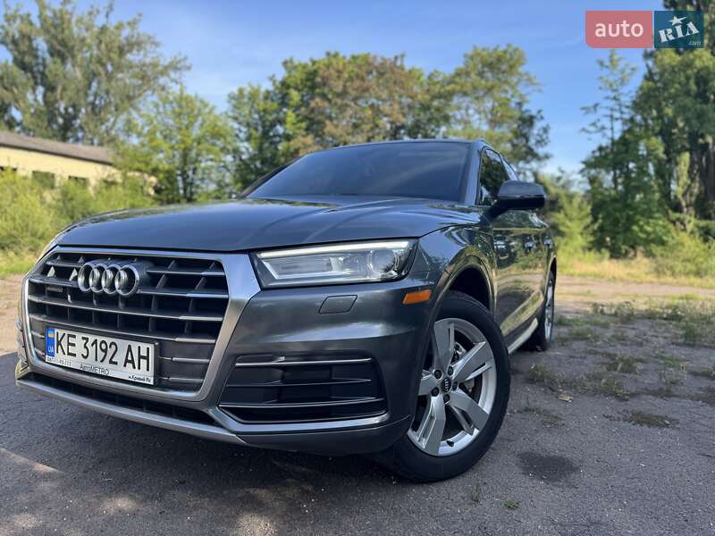 Внедорожник / Кроссовер Audi Q5 2017 в 