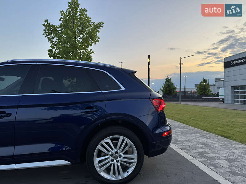 Внедорожник / Кроссовер Audi Q5 2017 в Мукачево
