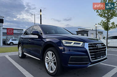 Внедорожник / Кроссовер Audi Q5 2017 в 