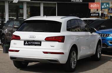 Внедорожник / Кроссовер Audi Q5 2018 в 