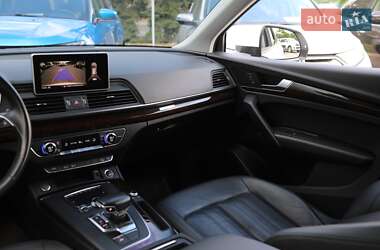 Внедорожник / Кроссовер Audi Q5 2018 в 