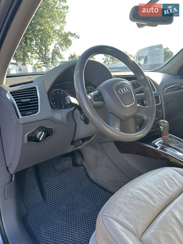 Внедорожник / Кроссовер Audi Q5 2011 в Луцке