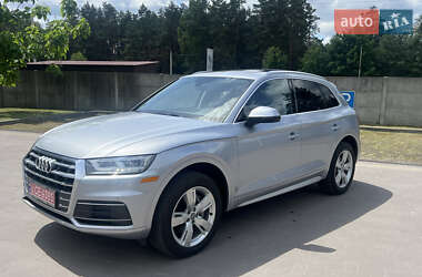 Внедорожник / Кроссовер Audi Q5 2018 в 
