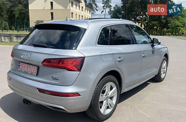 Внедорожник / Кроссовер Audi Q5 2018 в 