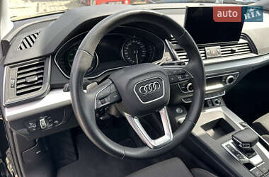 Внедорожник / Кроссовер Audi Q5 2021 в 