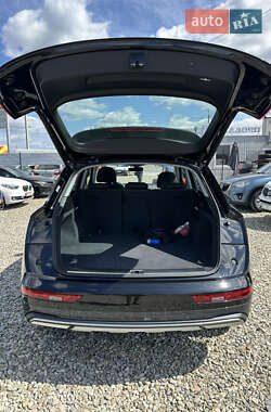 Внедорожник / Кроссовер Audi Q5 2021 в 