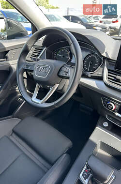 Внедорожник / Кроссовер Audi Q5 2021 в 