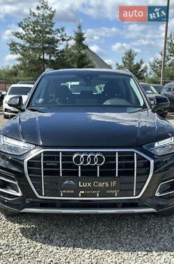 Внедорожник / Кроссовер Audi Q5 2021 в 