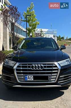 Позашляховик / Кросовер Audi Q5 2019 в Ужгороді