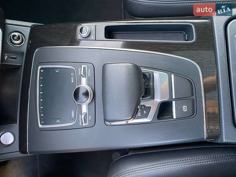 Позашляховик / Кросовер Audi Q5 2018 в Дніпрі