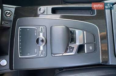 Позашляховик / Кросовер Audi Q5 2018 в 