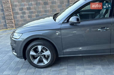 Внедорожник / Кроссовер Audi Q5 2020 в 