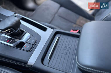 Внедорожник / Кроссовер Audi Q5 2020 в 