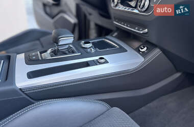 Внедорожник / Кроссовер Audi Q5 2020 в 