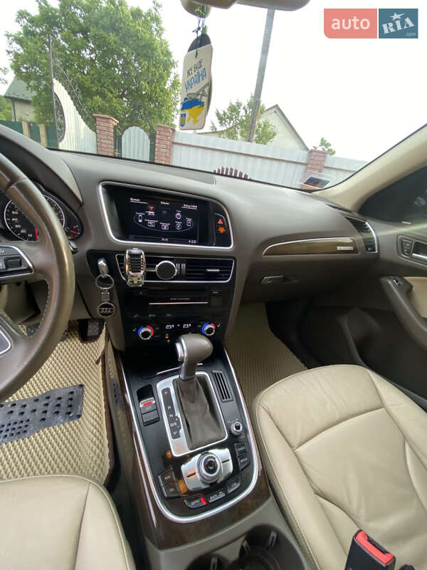 Внедорожник / Кроссовер Audi Q5 2012 в Золочеве