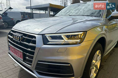 Позашляховик / Кросовер Audi Q5 2019 в Києві